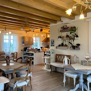 Couette-café Roseto Holidays Azzurro, Cavalcaselle